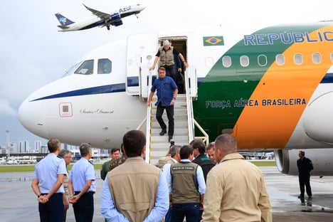 “População poderia colaborar” para evitar tragédias, diz Bolsonaro