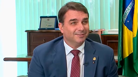 “Isso não é pesquisa, é torcida contra Bolsonaro”, diz Flávio, sobre Datafolha