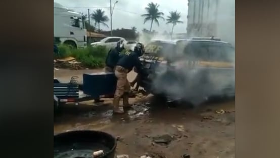 Um país que asfixia seu povo num camburão