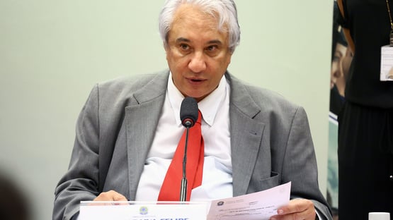 PSB lança candidato ao governo de Minas e divide palanque de Lula no estado