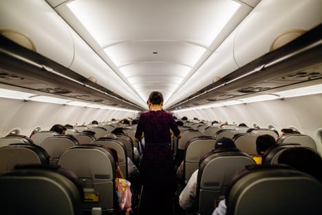 Serviço de bordo em voos domésticos é liberado pela Anvisa