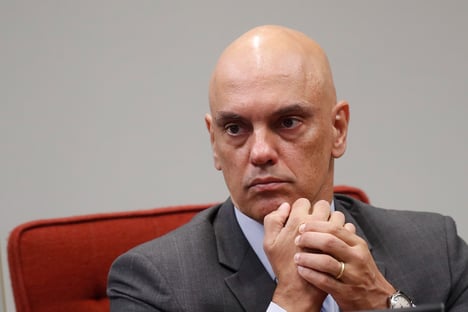 Moraes estende inquérito por declarações de Bolsonaro sobre vacina