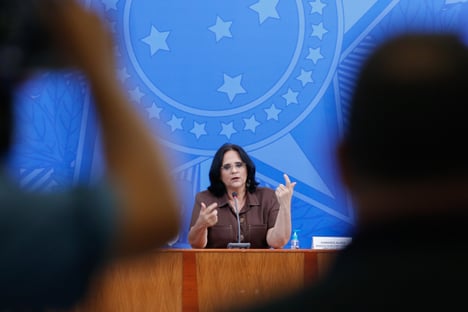 Para Damares, decisão nos EUA sobre é aborto é “dia de vitória da vida”