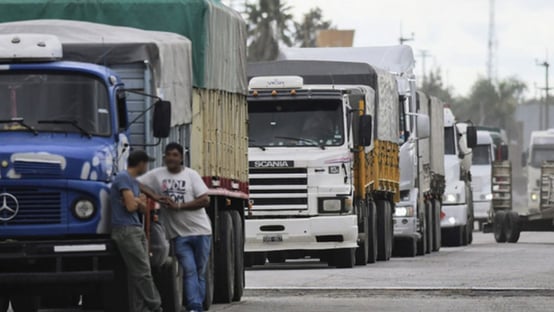 Caminhoneiros fazem greve no interior da Argentina