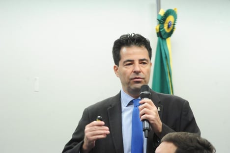 Sachsida diz que não pode interferir em política de preços da Petrobras, mas aposta em queda de preços