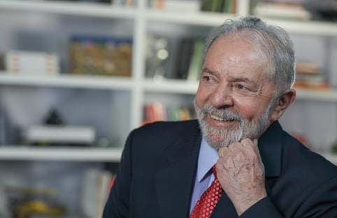 Datafolha: Lula venceria no 1º turno se a eleição fosse hoje
