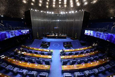 Senadores saem em campanha e suplentes assumem