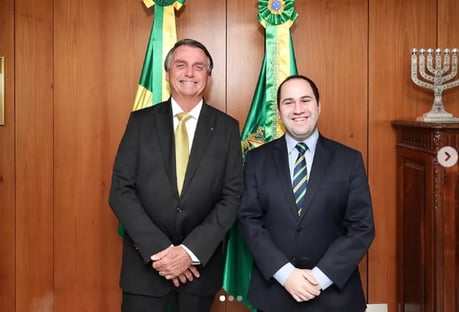 Filho de Queiroga, pré-candidato a deputado, entrou ao menos 30 vezes no Planalto e no ministério