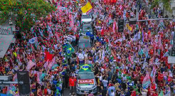 Wer hat Lula zum Complexo do Alemão eingeladen?