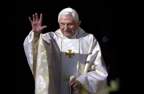 Morre Papa Bento XVI