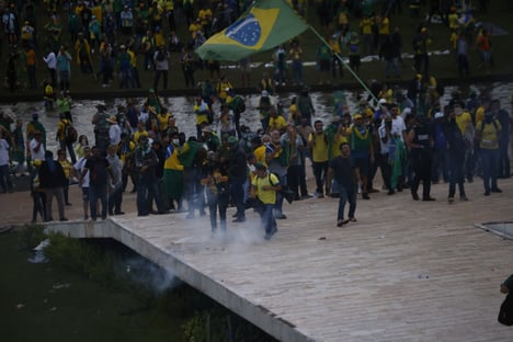 “Forças Armadas devem atender ao clamor popular”, diz deputado