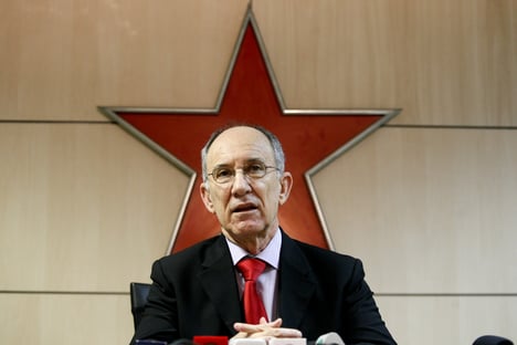 “Não cometi nada de racismo”, se defende Rui Falcão