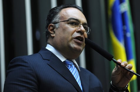 TRF-4 revoga prisão de André Vargas