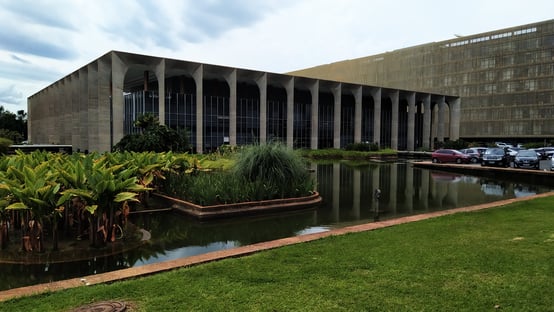 Cúpula do Itamaraty considera inevitável saída do presidente de ‘bunker olavista’
