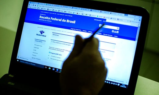 Senado aprova projeto que prorroga prazo para o IR até o fim de julho