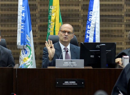 Relator da Lava Jato no TRF-2 se aposenta