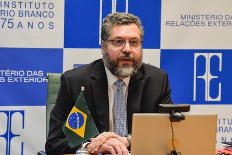 Aos senadores, Ernesto Araújo afirma: “Não temos problemas com a China”