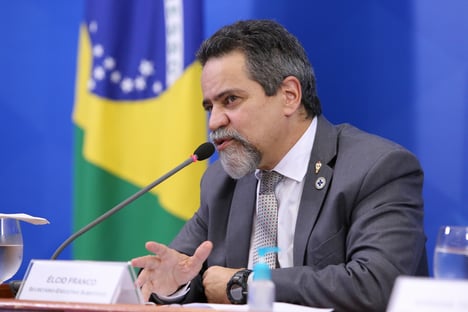 A carta que Elcio Franco pode explicar à CPI da Covid