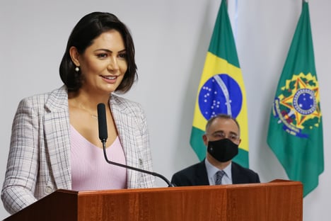 Programa de Michelle Bolsonaro gasta mais com publicidade do que destinou em doações