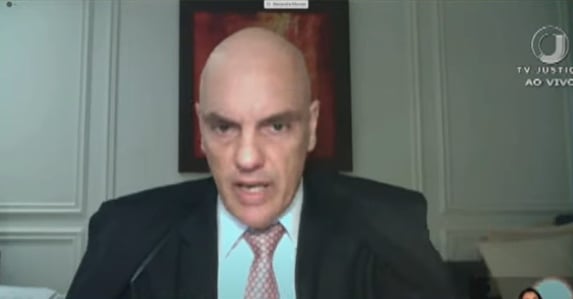 Moraes diz que há “vácuo de liderança do Executivo” em enfrentar pandemia