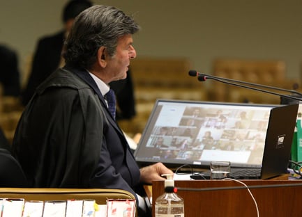 STF começa a julgar no dia 16 liminar de Barroso que mandou instalar CPI