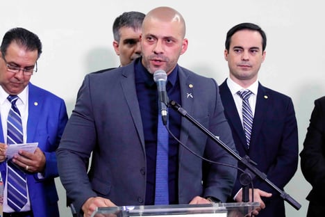 Deputado que quebrou placa de Marielle vai integrar comissão de Educação e Cultura