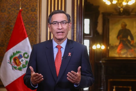 Ex-presidente peruano que furou fila da vacinação está com Covid