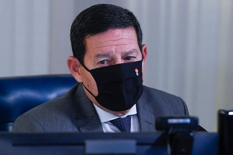 “Muito barulho por nada”, diz Mourão sobre decreto da privatização das UBS