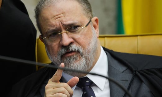 Em meio ao agravamento da pandemia, Aras quer garantir missas e cultos na Páscoa