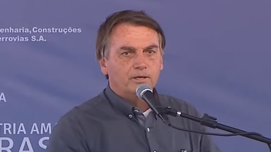 Algumas ONGs comandam crimes ambientais, afirma Bolsonaro em discurso