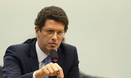 Quebra de sigilo bancário de Salles está emperrada há dez meses