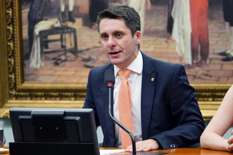 Caso Silveira está “dentro da normalidade jurídica”, diz autor da PEC da prisão na 2ª instância