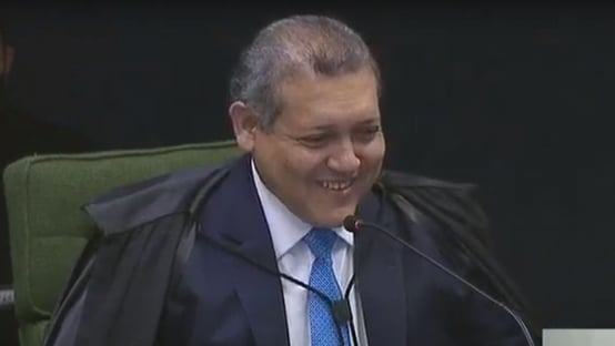 Kassio vai analisar ação de Kajuru a favor do impeachment de Moraes