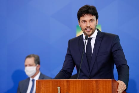 Fábio Faria pede celeridade no envio de vacinas da AstraZeneca