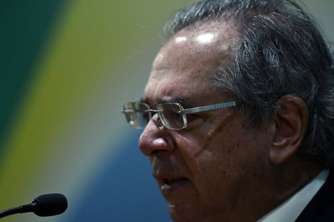 Guedes diz que chinês inventou o vírus e tem vacina menos eficiente que os EUA