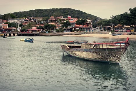 Trabalhadores em Búzios protestam contra decisão que proibiu turistas