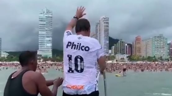 Bolsonaro promete gastar ainda mais em suas férias