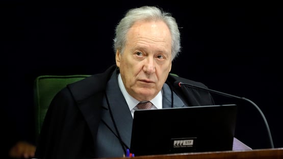 Lewandowski mantém fidelidade a padrinhos petistas