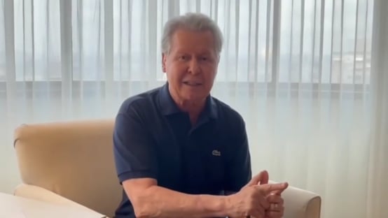 Ex-prefeito ironiza homenagem a Bolsonaro em Manaus