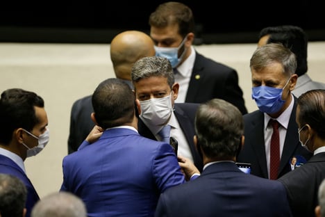 Centrão busca espaço dos militares no governo Bolsonaro