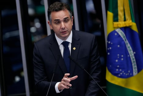 Congresso derruba veto de Bolsonaro e amplia controle do orçamento por parlamentares