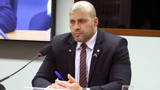 MPF investiga se policiais ajudaram Daniel Silveira na prisão