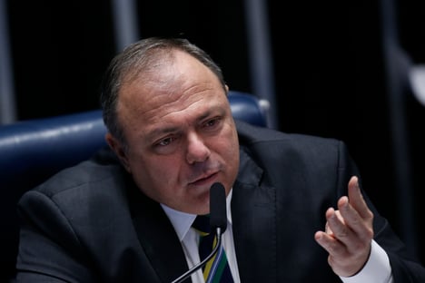 Recorrer ao STF é reconhecimento de culpa de Pazuello, diz senador