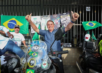 “Compra-se um partido”