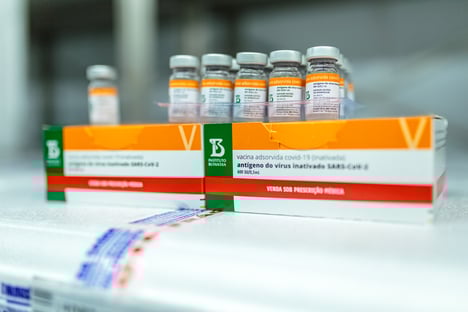 Cidades do Rio voltam a suspender 2ª dose da Coronavac