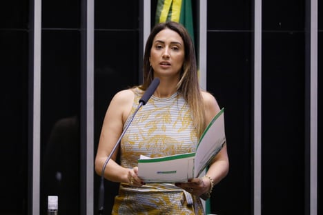 MP pede que TCU apure nomeação de Flávia Arruda como ministra