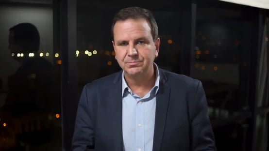 Com Covid, Paes diz que está com febre leve