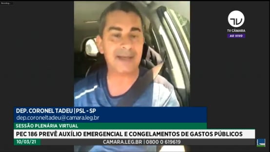 Deputado participa de votação da PEC enquanto dirige