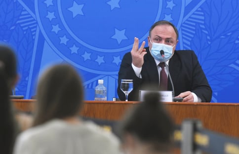 ‘Pazuello pode ser preso se ficar calado ou se mentir para a CPI’, diz Randolfe
