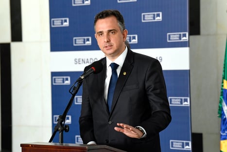 Governo dos EUA vai discutir envio de vacinas ao Brasil, diz Pacheco